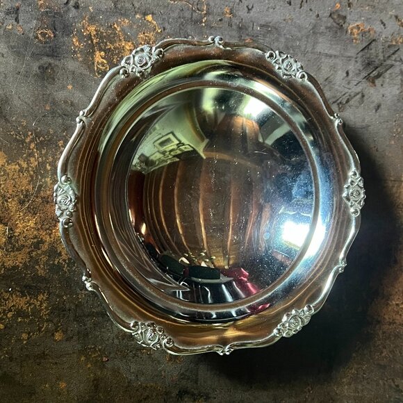 Lot of 4 Vintage Silver Plated and 2 Aluminum Serving Trays/Platters/Bowl - Picture 8 of 15